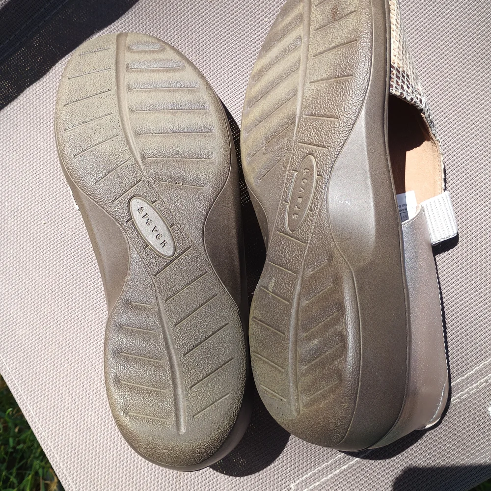 Aravon Women's Sandals in Silver and Brown - Picture 2 of 2